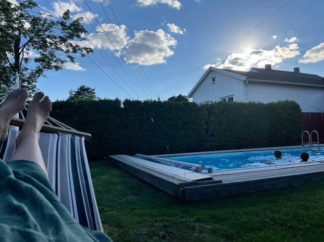 Flott hus med hage og oppvarmet svømmebasseng gallery image 4