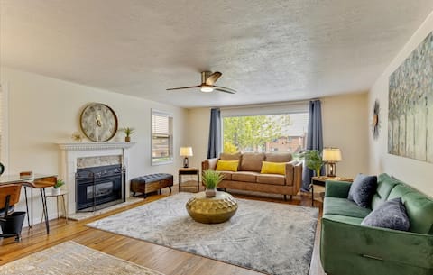 Game Room, Pet Friendly, King Bed, 30+ Day Special