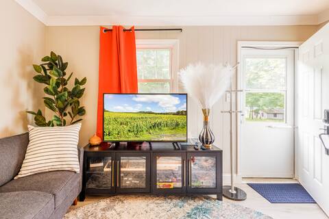 Cute, Private 2 bdrm Home w/ Fun & Games - Pets ok