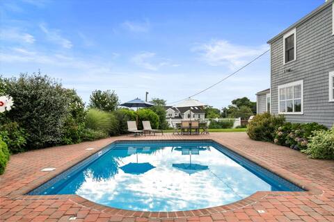 Lordship Beach House -  Pool & Beach (seasonal)