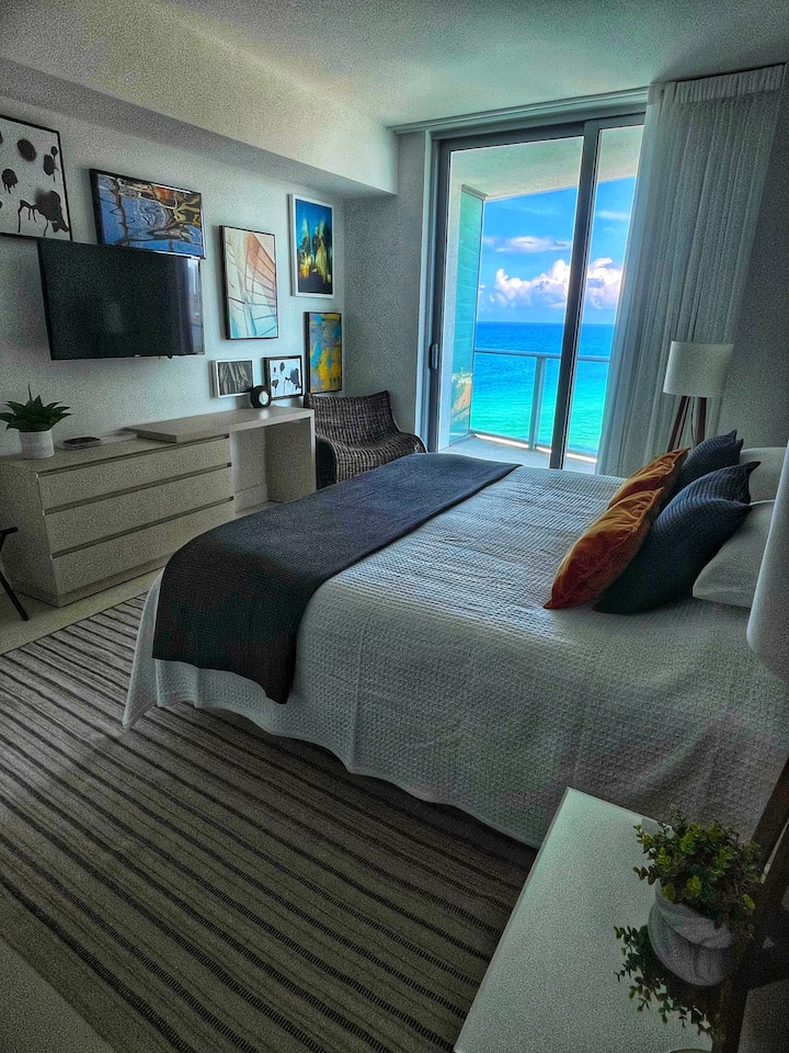 主卧配备加大双人床 