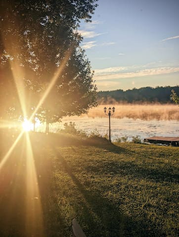 Open Concept 3 Bedroom Cottage on the Rideau