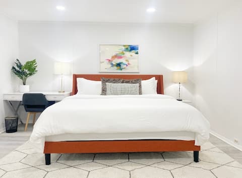 Modern 2 Family w/ 2 King Beds