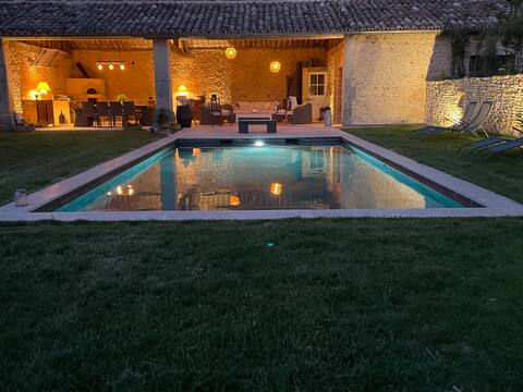 House with pool in Roussillon in the Luberon