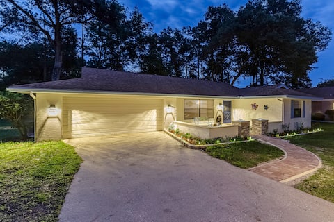 Haven at Rainbow Springs: Kayaks | Heated Pool