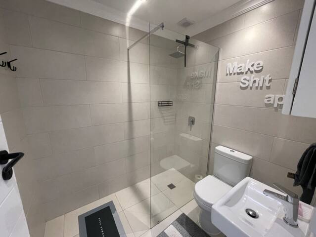 Stunning views, lovely home. gallery image 4