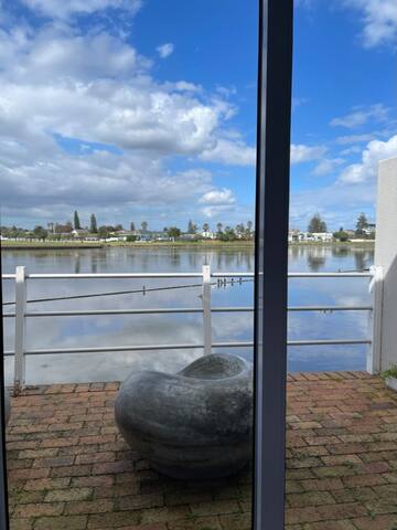 Stunning views, lovely home. gallery image 5