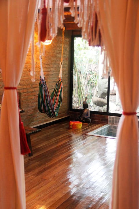 Successful Airbnb property: Akash: Luxury and romance in EcoLiving in Parcelaciones Pance