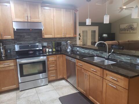 ModernTownhouse minutes from Village of Fairport!
