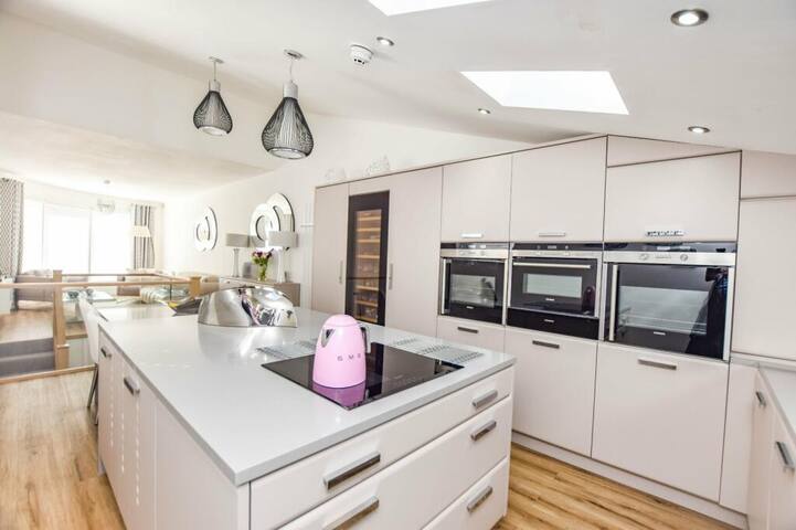 Luxury Duplex 3-bed penthouse gallery image 2