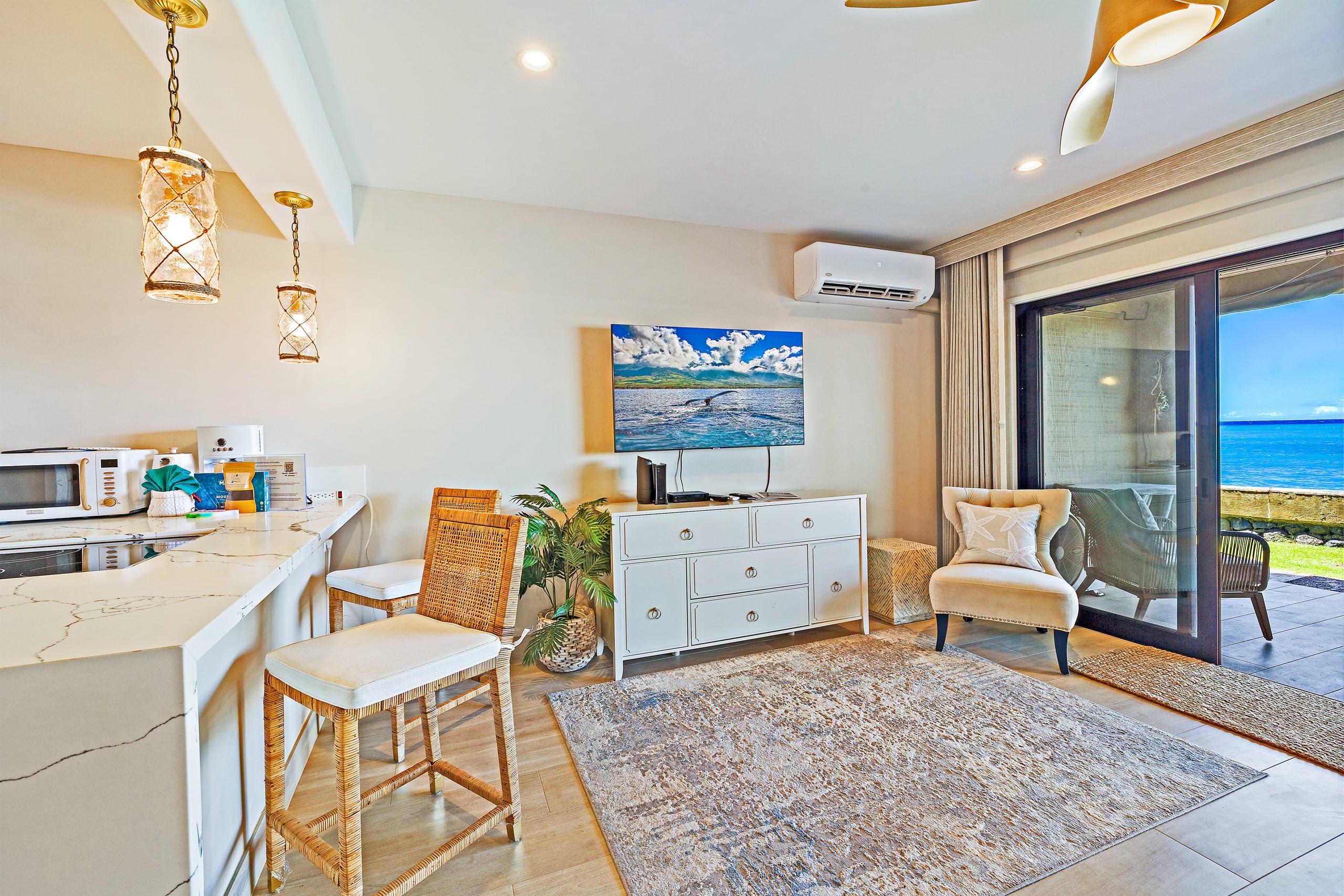 Condo in Lahaina · ★4.96 · Studio · 1 bed · 1 bath - Image 10
