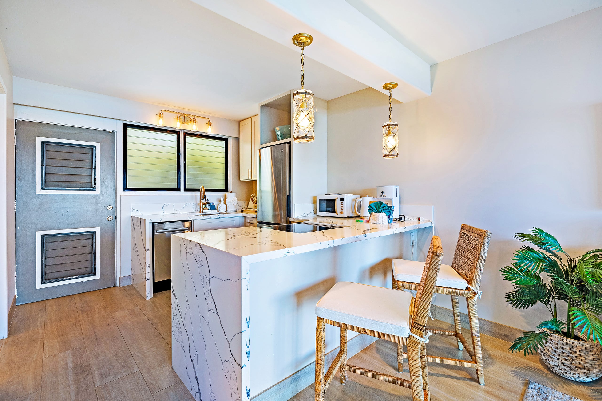 Condo in Lahaina · ★4.96 · Studio · 1 bed · 1 bath - Image 11