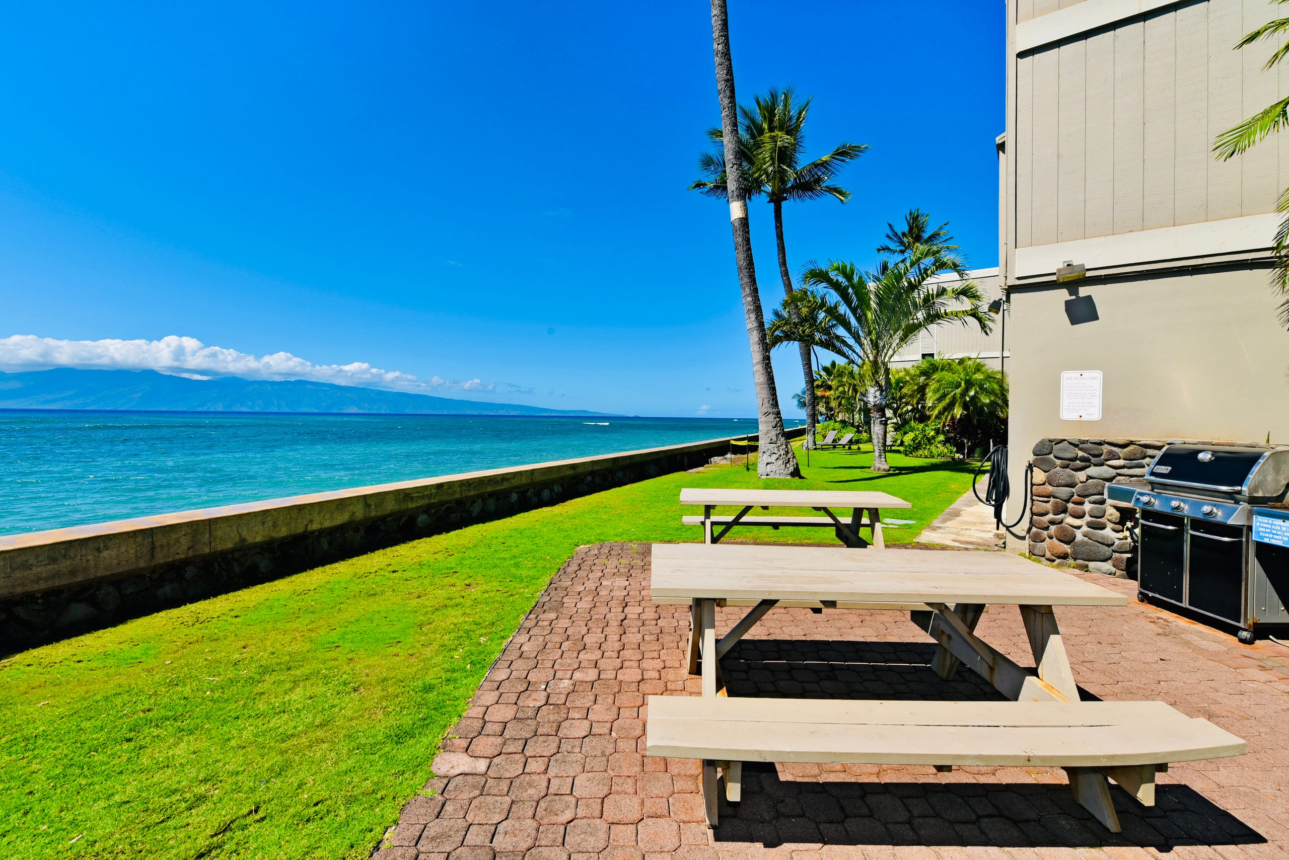 Condo in Lahaina · ★4.96 · Studio · 1 bed · 1 bath - Image 28