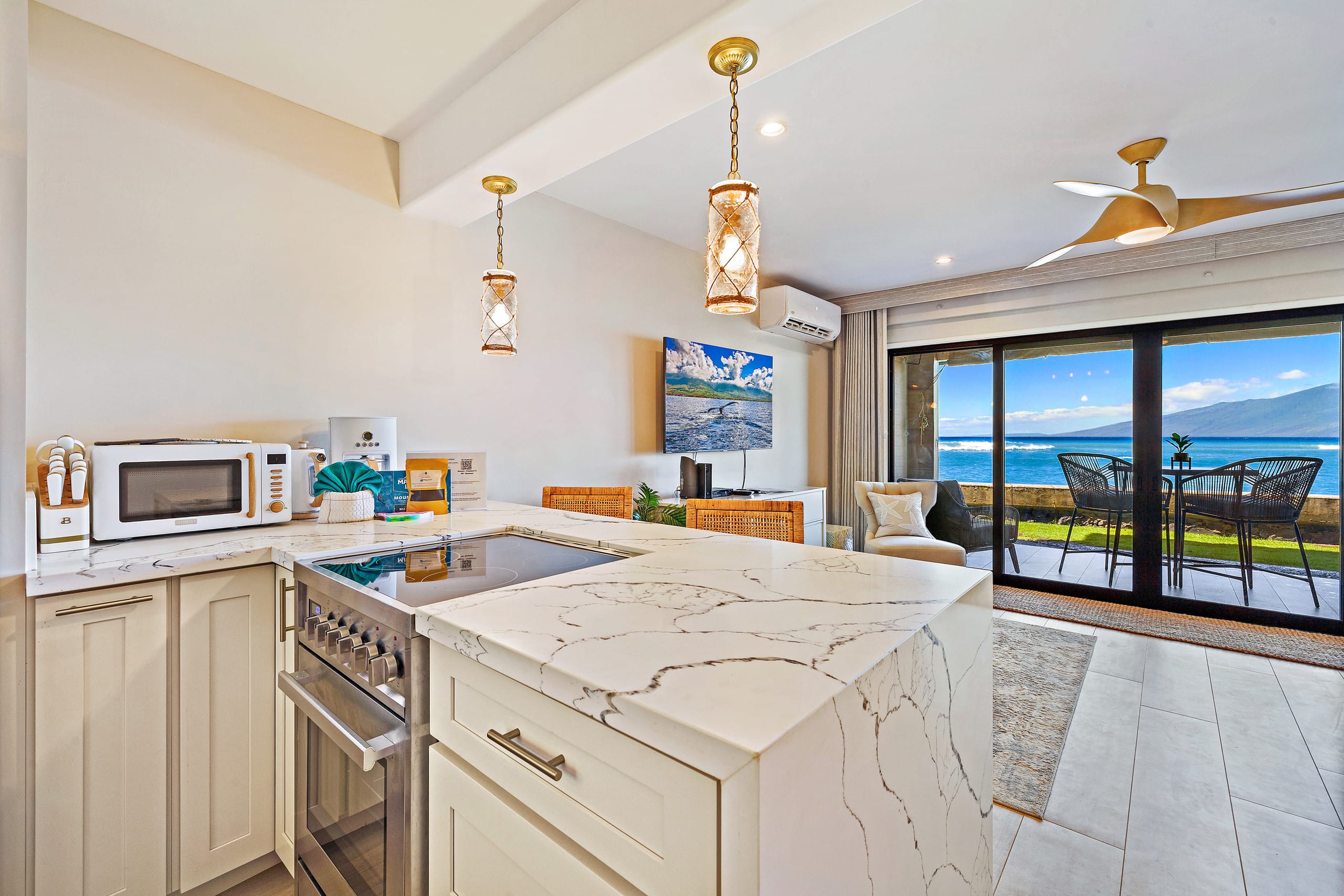 Condo in Lahaina · ★4.96 · Studio · 1 bed · 1 bath - Image 18