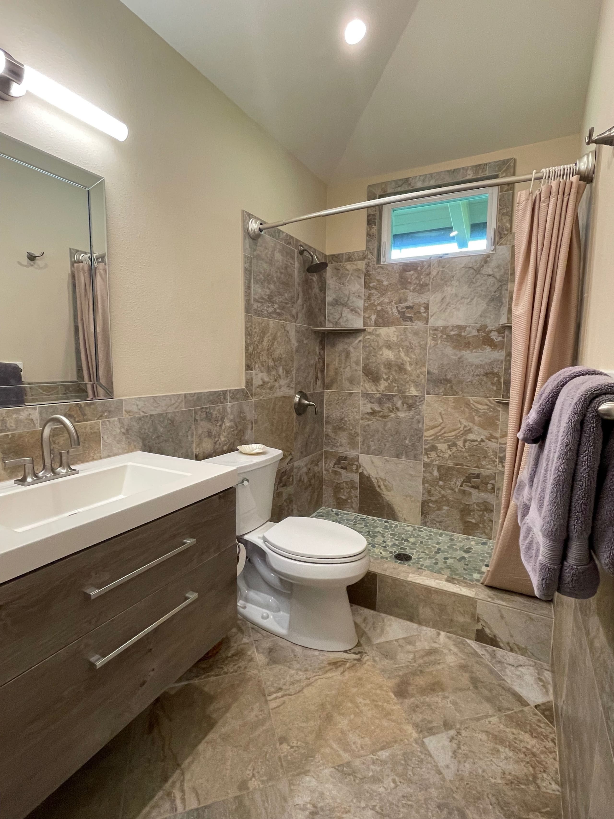 Home in Hana · ★4.92 · 1 bedroom · 1 bed · 1 bath - Photo 6