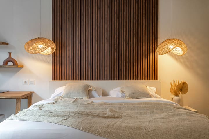 The king-size bed with a comfortable mattress is the best way to relax after a long-day. If you're travelling with a child under 3 y.o. we'd also be happy to provide a baby crib.