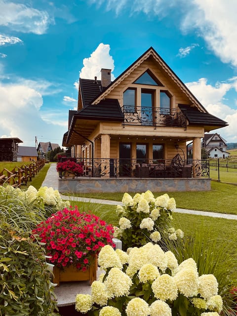 Mountain cottage with fireplace