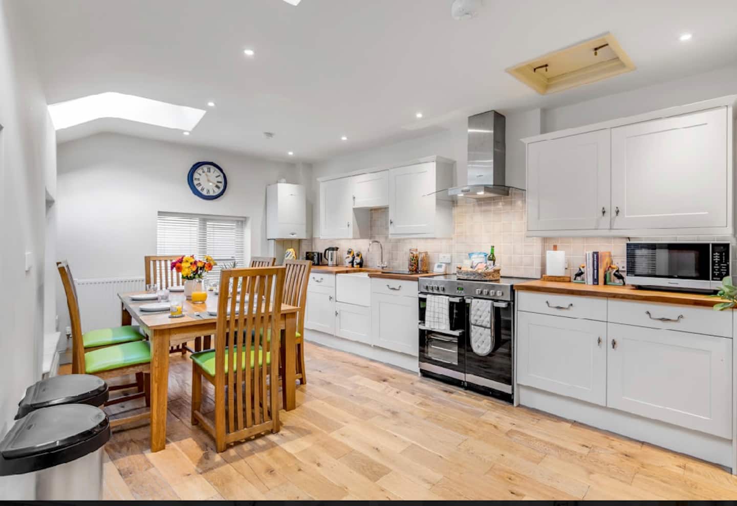 15A St Giles 
City Centre with parking.