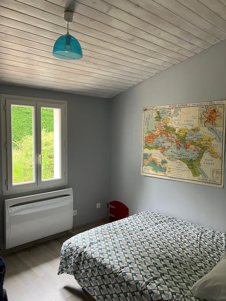 חדר שינה 3: מיטה זוגית 