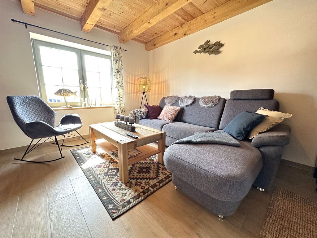 Leistungsstarkes Airbnb: Fishing house with lagoon view 200 m to the water in Vorpommern Greifswald