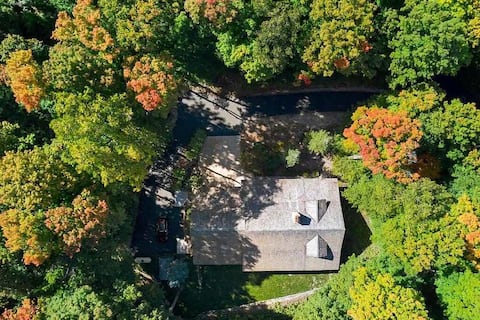 4k sqft Log Chalet, Chef’s Kitchen, no fees, pets!