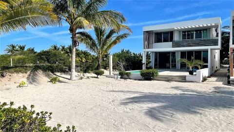 Casa San Bruno, Yuc, beach front, 4 br, pool, Wifi