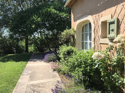 In Provence, stunning view on the Luberon, AC