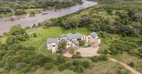 Nkova Sabie Lodge: views into Kruger National Park