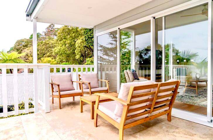 The Lookout: Hamptons Treehouse gallery image 5