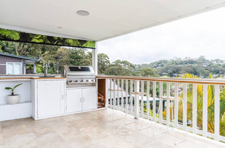 The Lookout: Hamptons Treehouse gallery image 4