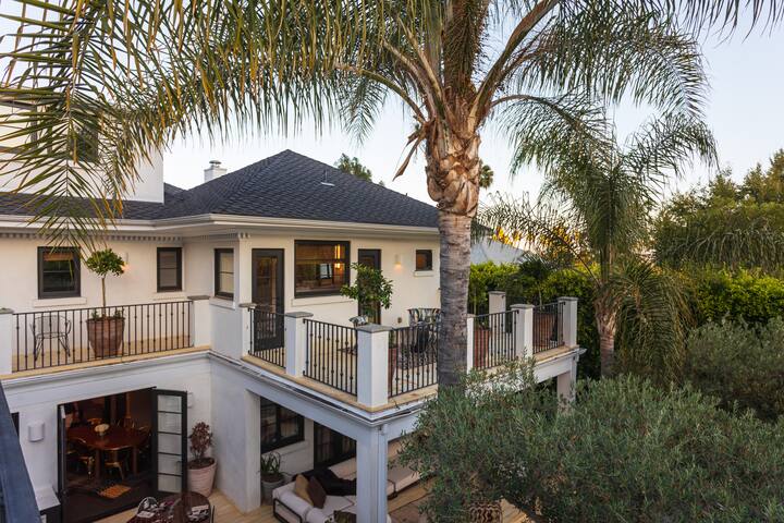 Runyon Canyon Botanical Oasis Villa gallery image 2