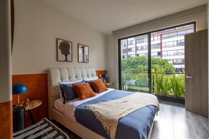 Casa KM: Style, Comfort & Private Rooftop gallery image 5