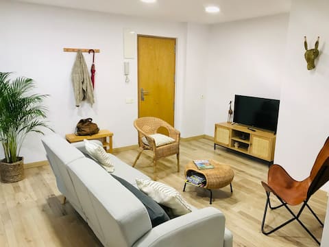 Popular Airbnb listing: Apartment Parque Gallarza Logroño: terrace + patio in La Rioja