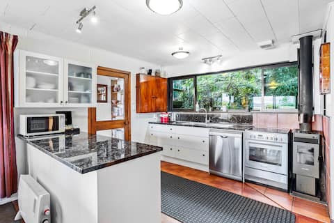 2 Bedroom Cottage- 700 Wyuna Bay Road