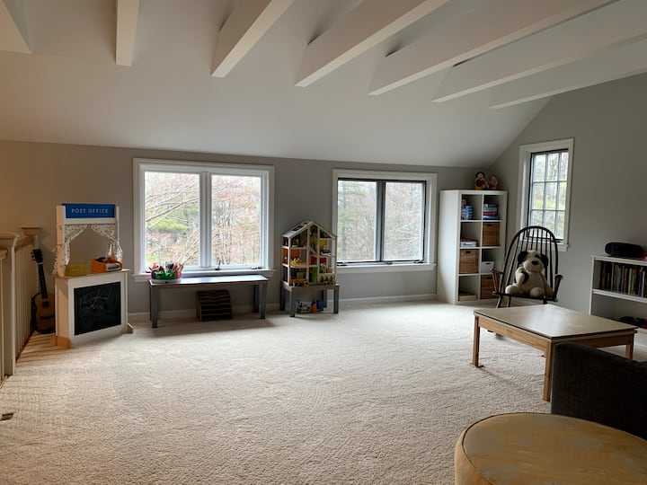 חדר משחקים בקומה השנייה