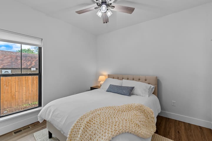 Dhoma e gjumit në katin kryesor