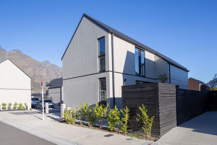 Modern 3br Home, Mountain View, Family Stay, Wi-fi - 皇后鎮