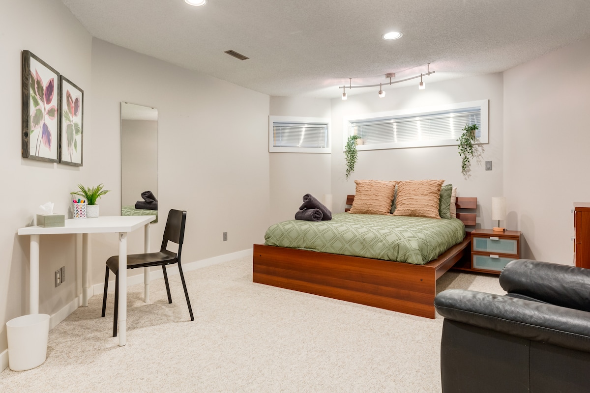 Dhomë gjumi me hapësirë pune të dedikuar