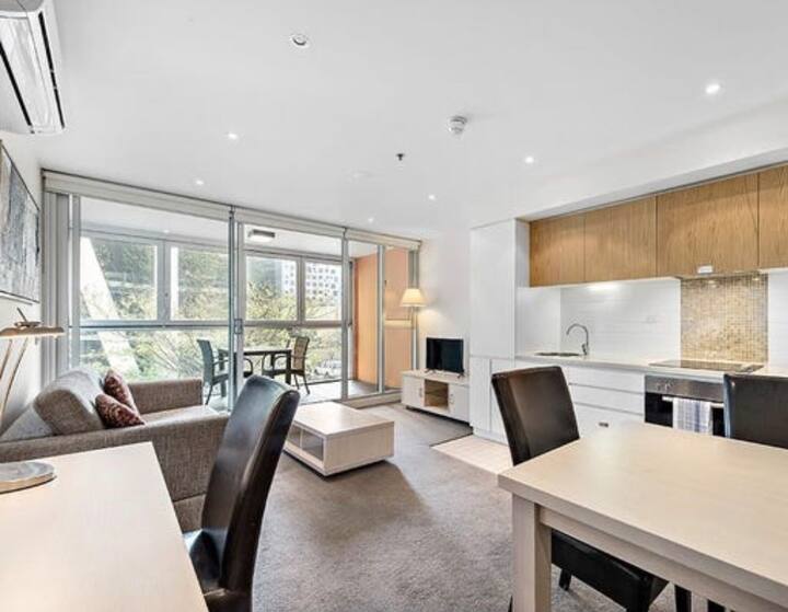 Spacious studio in Adelaide CBD Flats for Rent in Adelaide, South