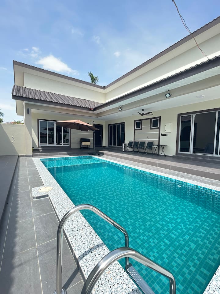 Costa villa unique modern Chalets for Rent in Ipoh, Perak, Malaysia
