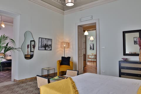 Design in the historic center, parking and terrace