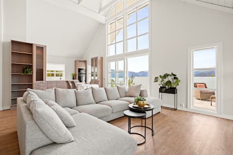 House by the Sognefjord with a lovely view (Vangsnes)