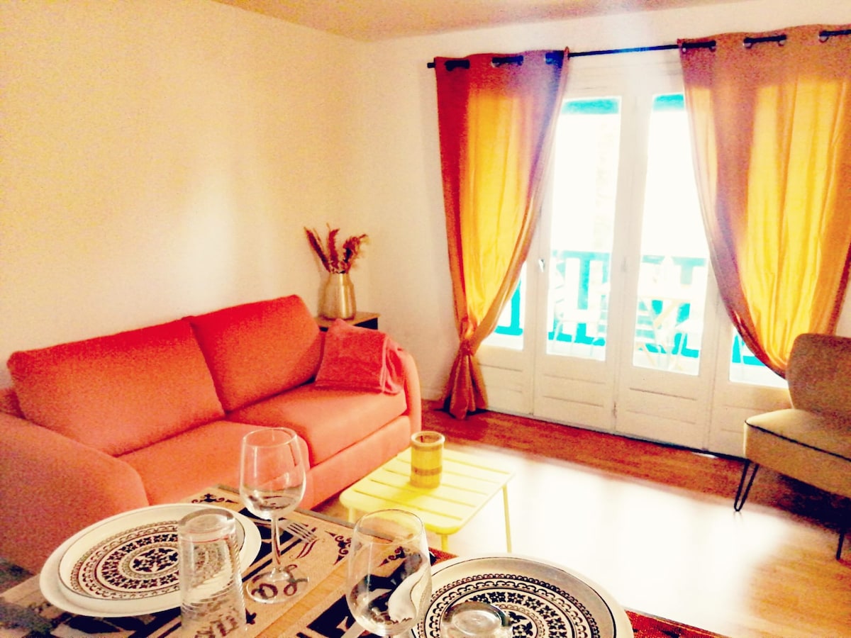 Top Airbnb: 30 m2 studio for 3 people with air conditioning in Canet En Roussillon