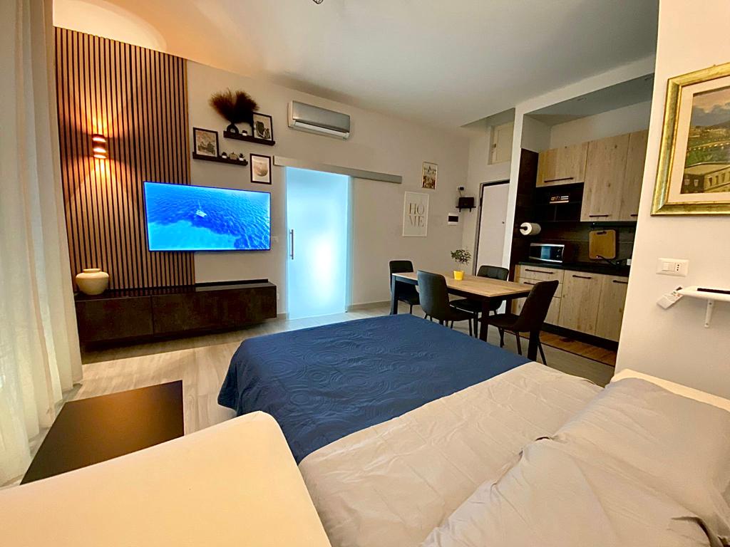 Top Airbnb: OdeMar Apartment • Waterfront, Private Parking à Pozzuoli