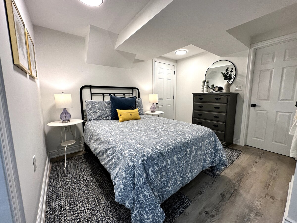 A Posturpedic queen size bed awaits you for a perfect night's sleep!