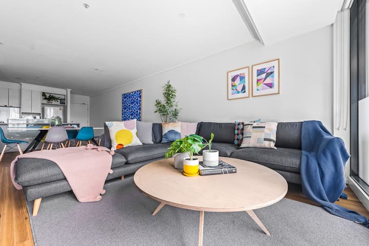 Andi – Your Spacious 3bed/2bath Melbourne Home!