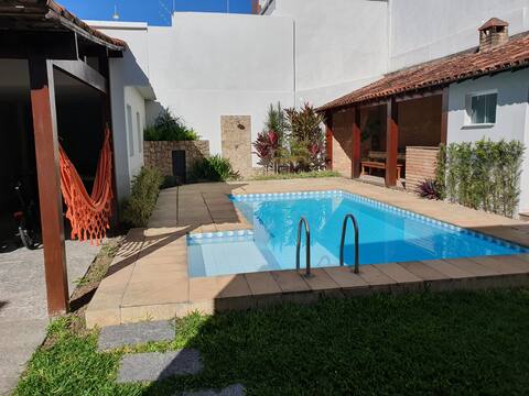 Large house with swimming pool in prime area
