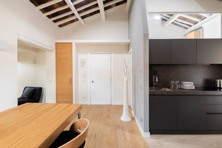 Spanish Steps Luxury Apartment gallery image 4