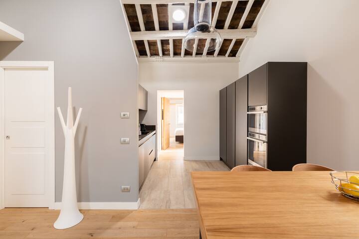 Spanish Steps Luxury Apartment gallery image 3