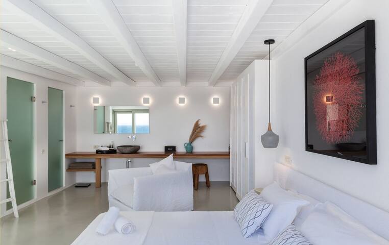 2BD Cycladitic Luxury Mykonos Townhouse gallery image 2